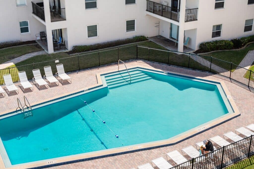 Pool View top - Horizontal